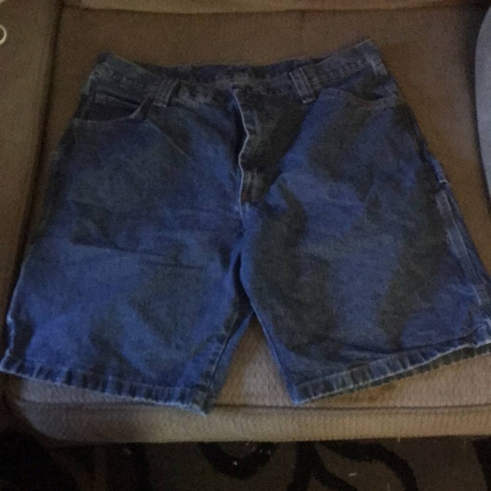 Men’s wranglers. Never worn. Size 36.